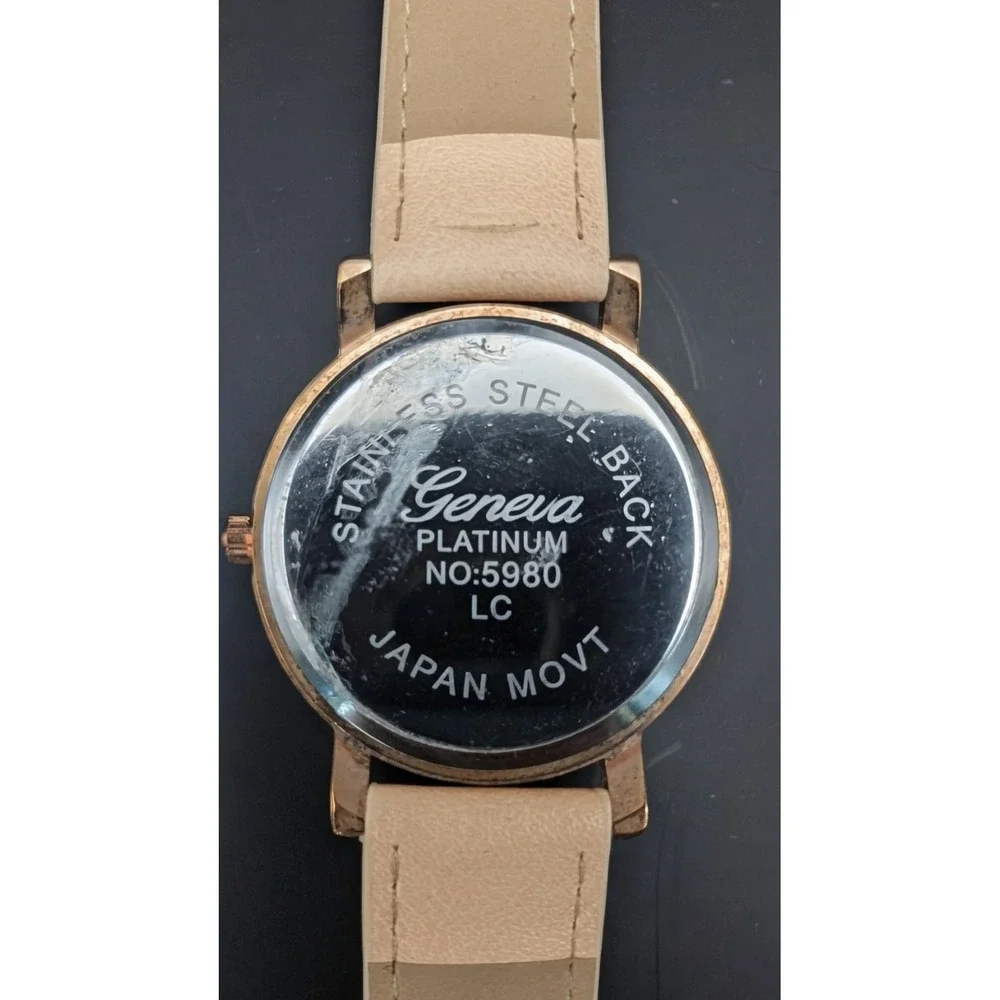 Glitter Dial Geneva Platinum Women's‎ Watch NEW Battery